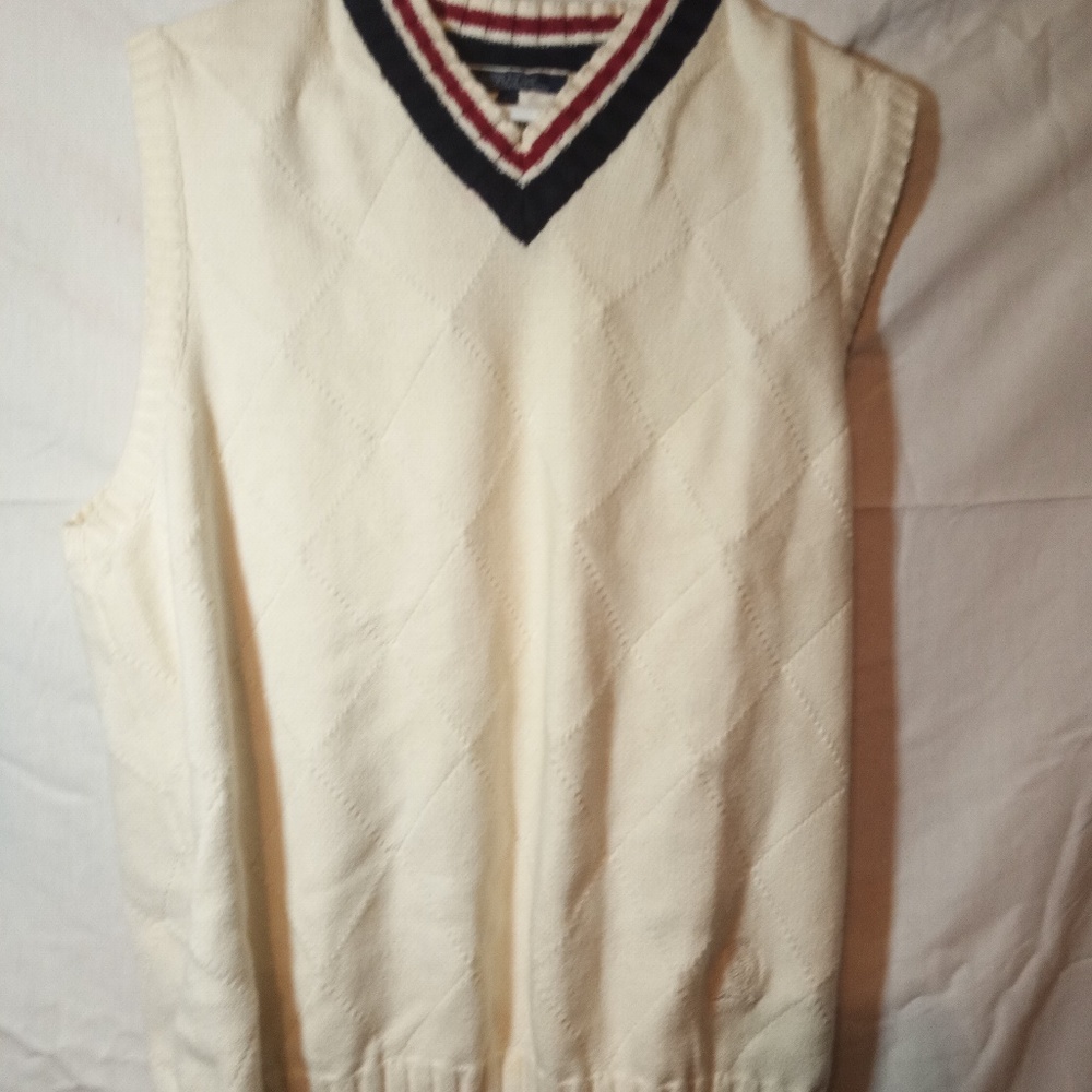 TOMMY HILFIGER VEST SIZE LARGE